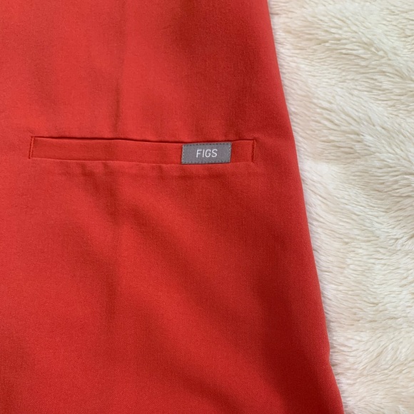 FIGS Clay Casma Top - Picture 4 of 5